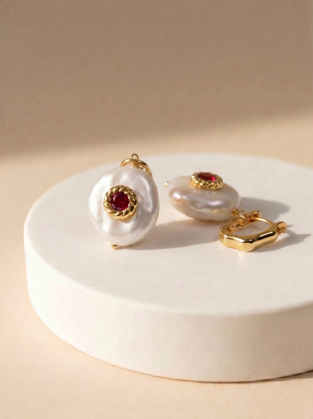 Biwa Pearl Wave Gold-Plated Hoop Earring