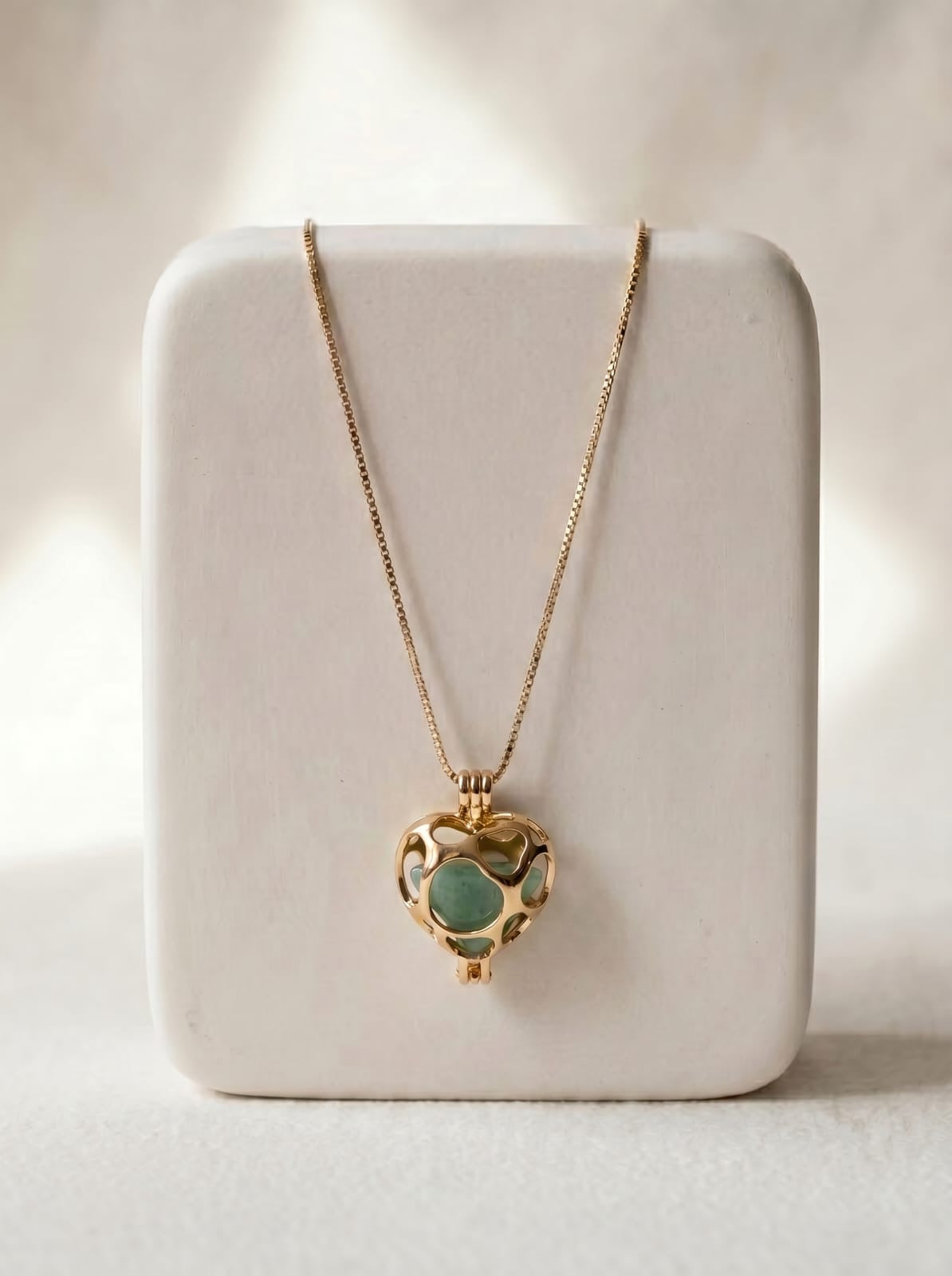 Gold heart locket necklace with changeable gemstone set, gold-plated pendant 31x24mm