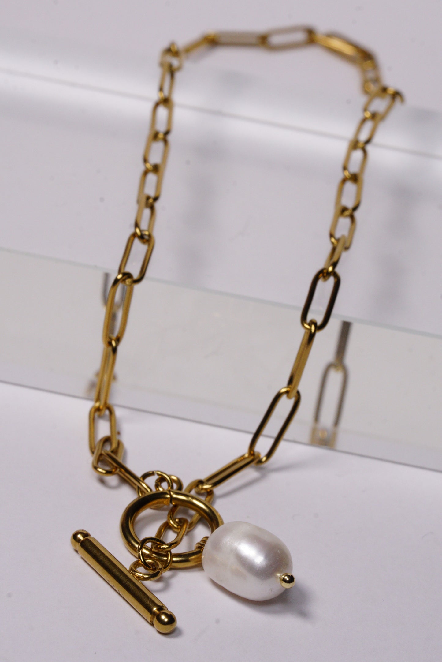 Minimal Paperclip Chain Pearl Necklace